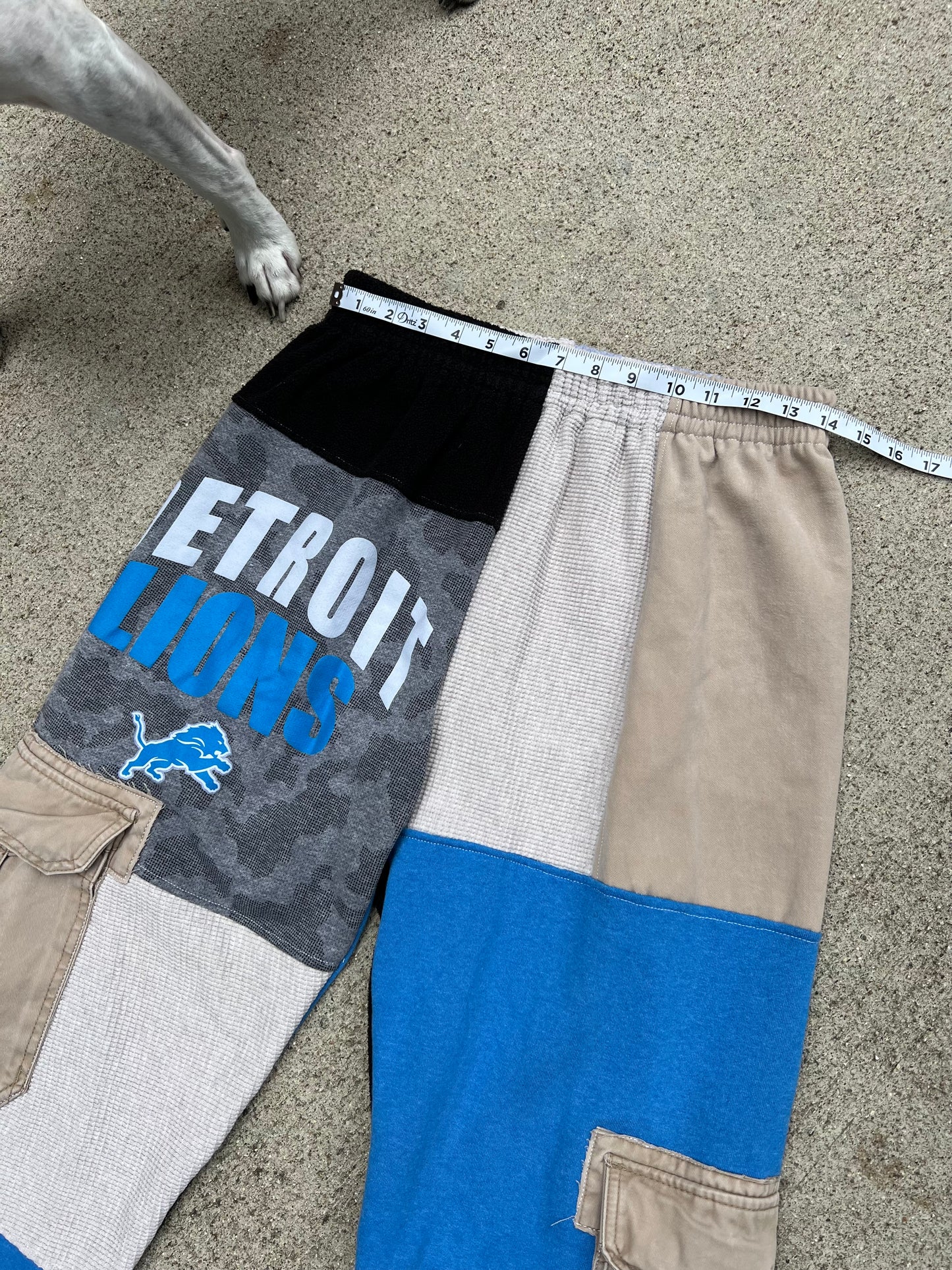Lions Cargo Pants - M