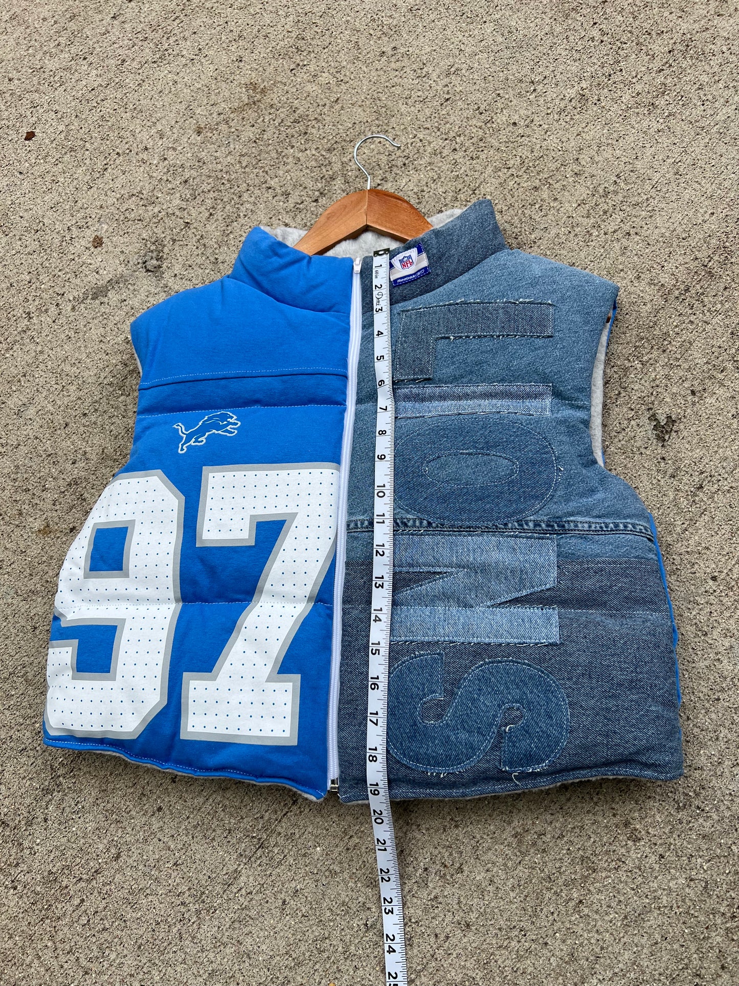 Lions #97 Cropped Vest - M