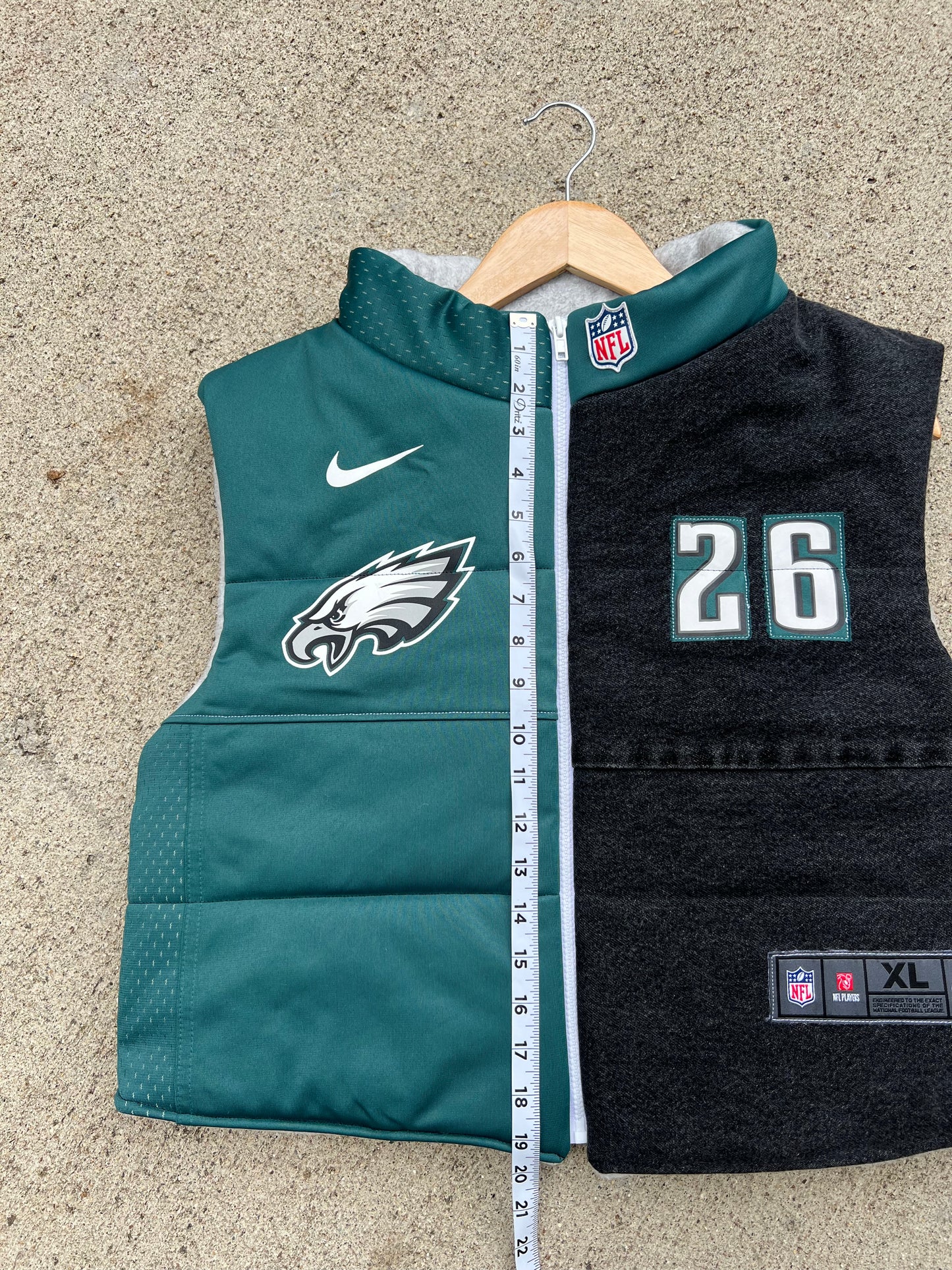 Eagles Barkley Cropped Vest - XL