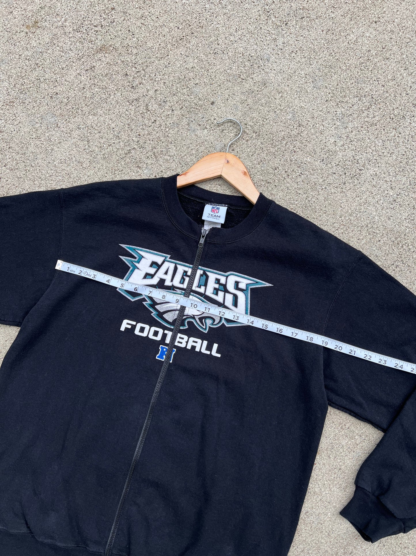 Eagles Zip Up Crew - M