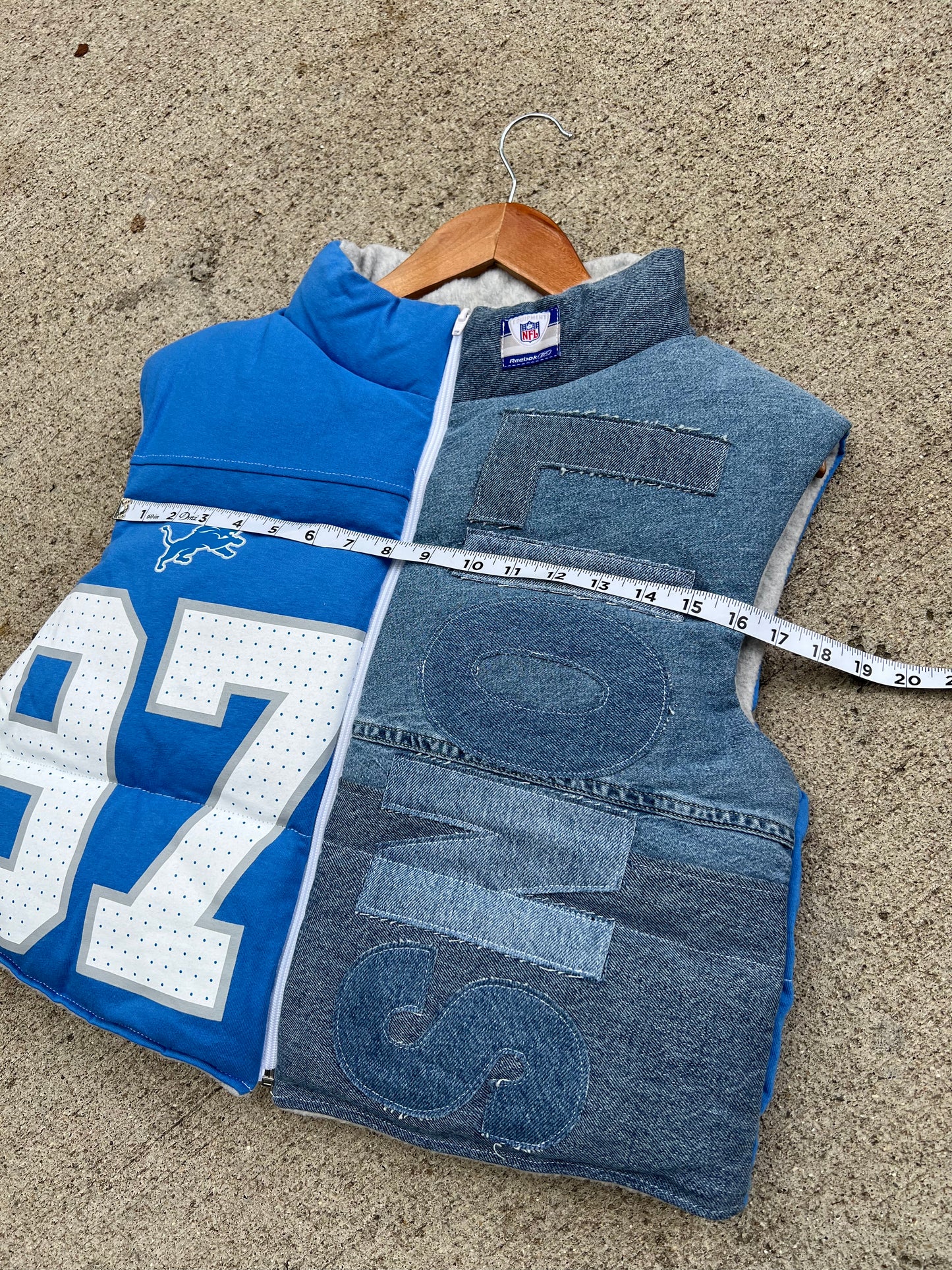 Lions #97 Cropped Vest - M