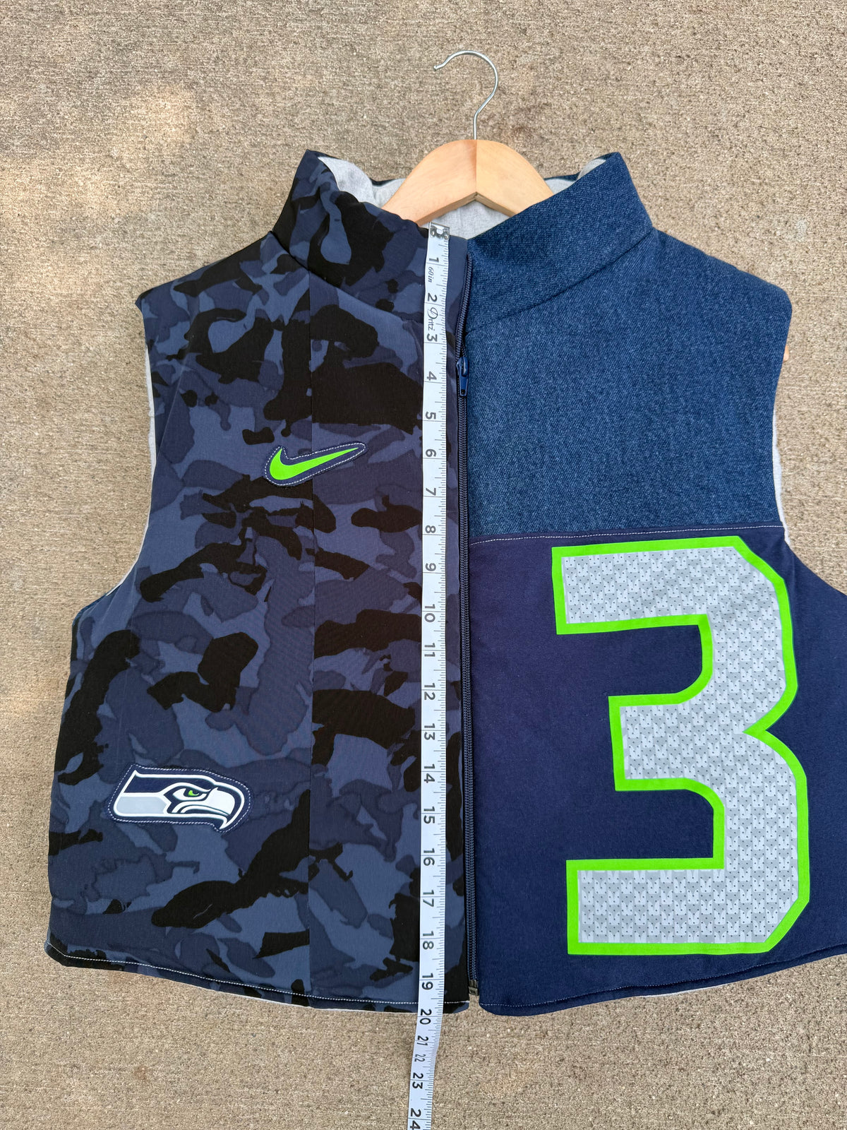 Seattle Seahawks Puffer Vest - XL