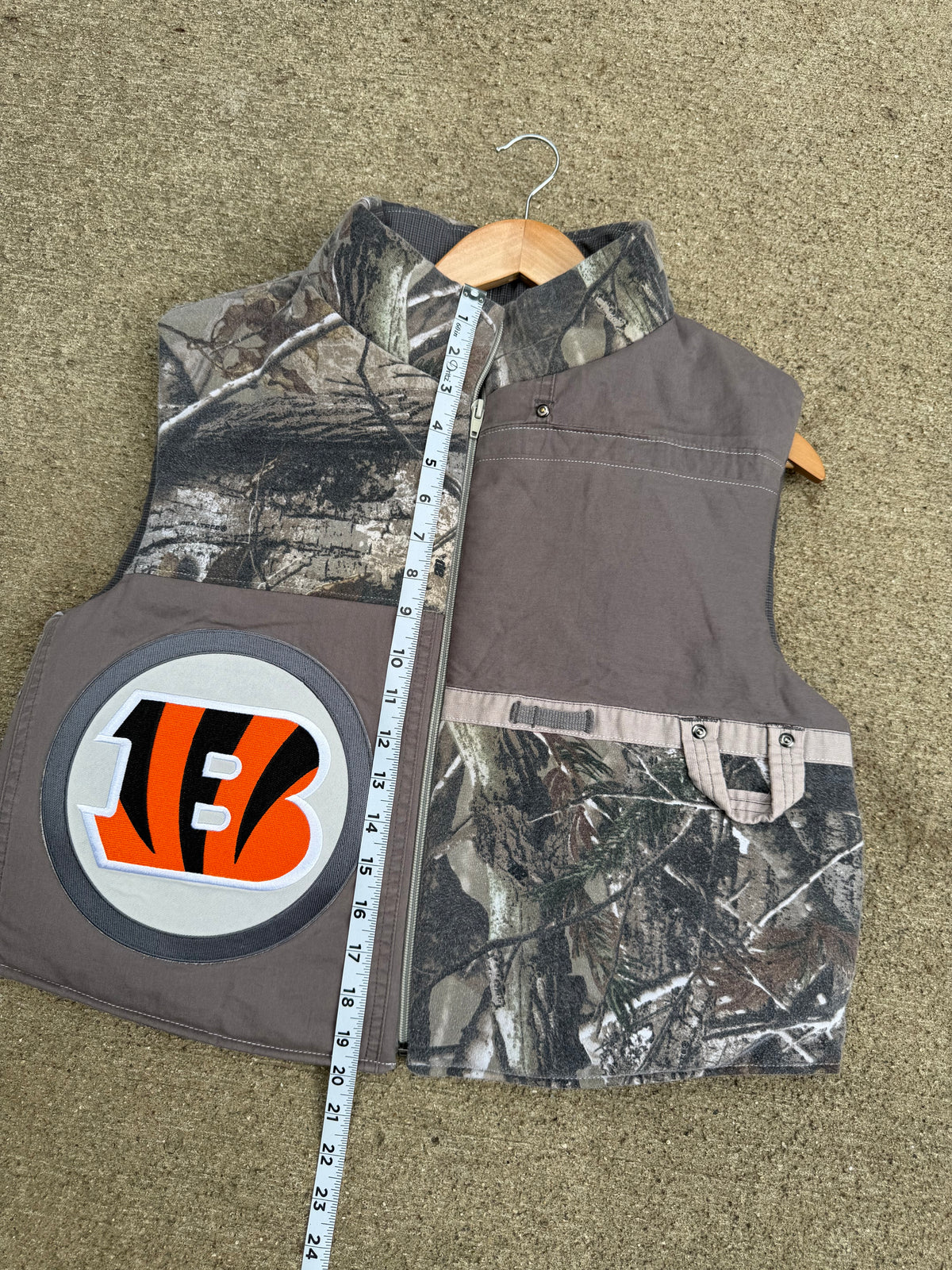 Cincinnati Bengals Puffer Vest - L