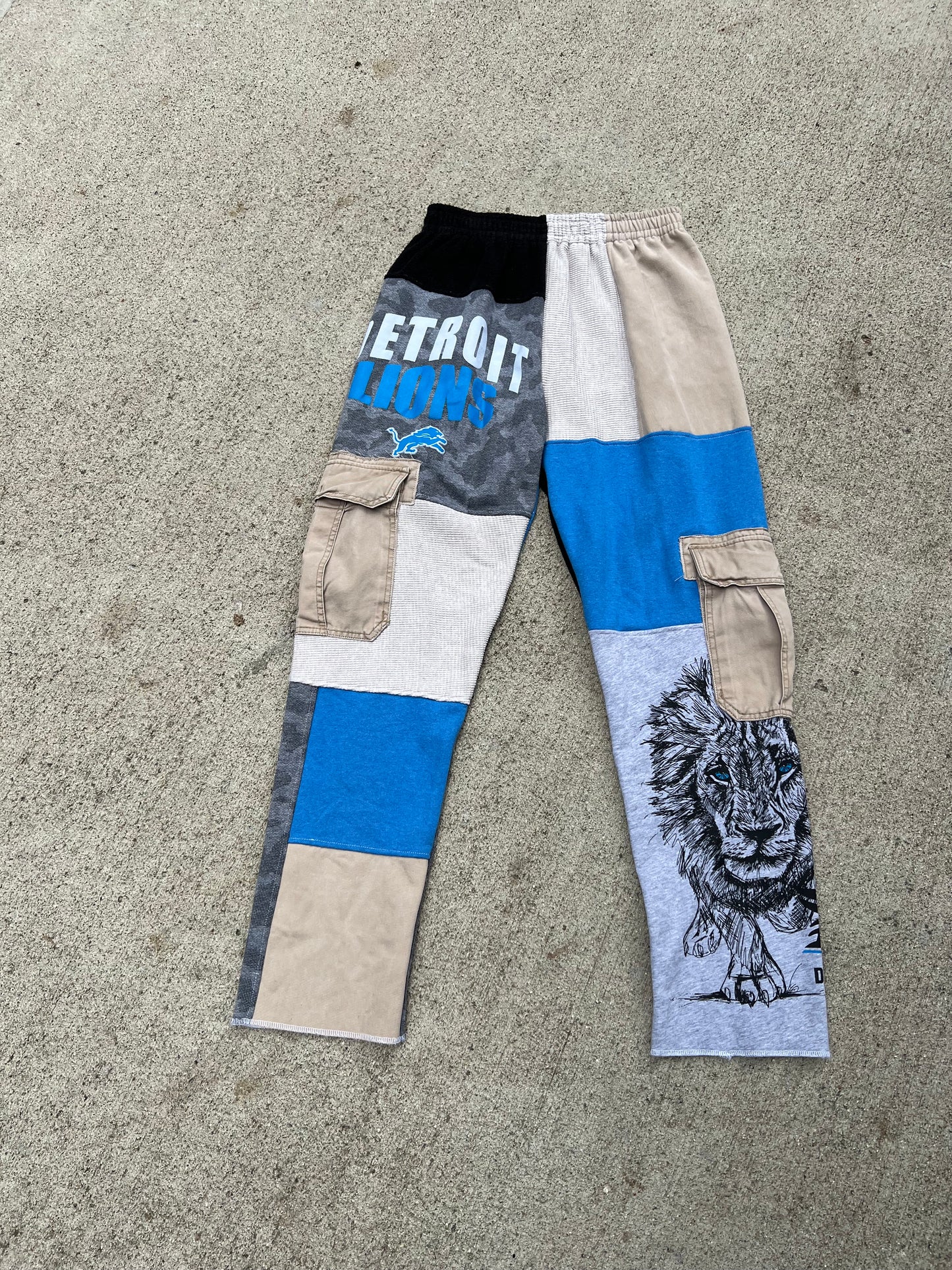 Lions Cargo Pants - M