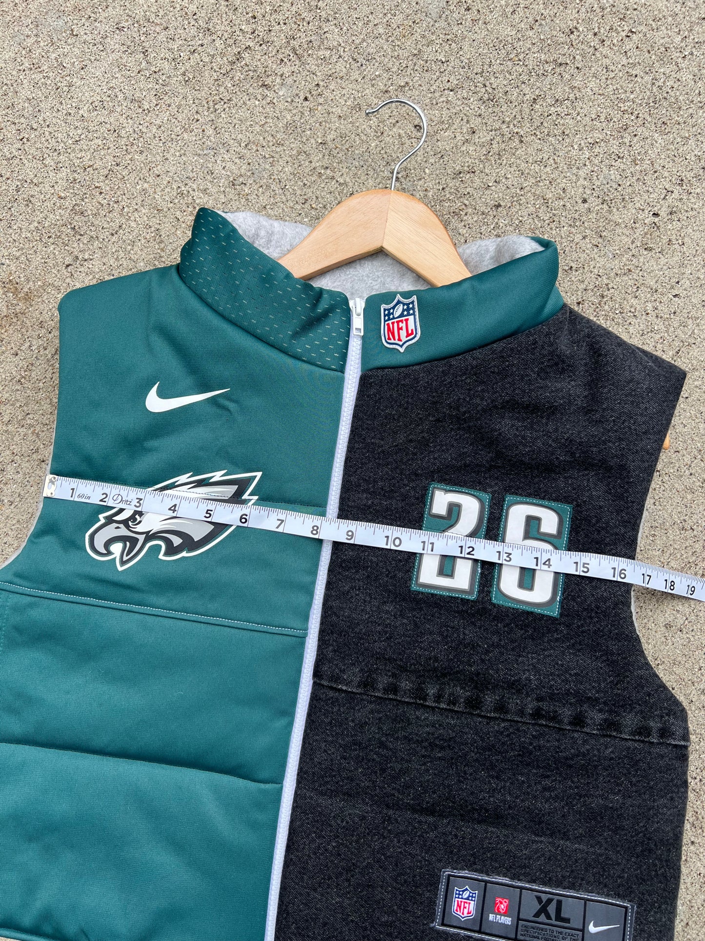 Eagles Barkley Cropped Vest - XL