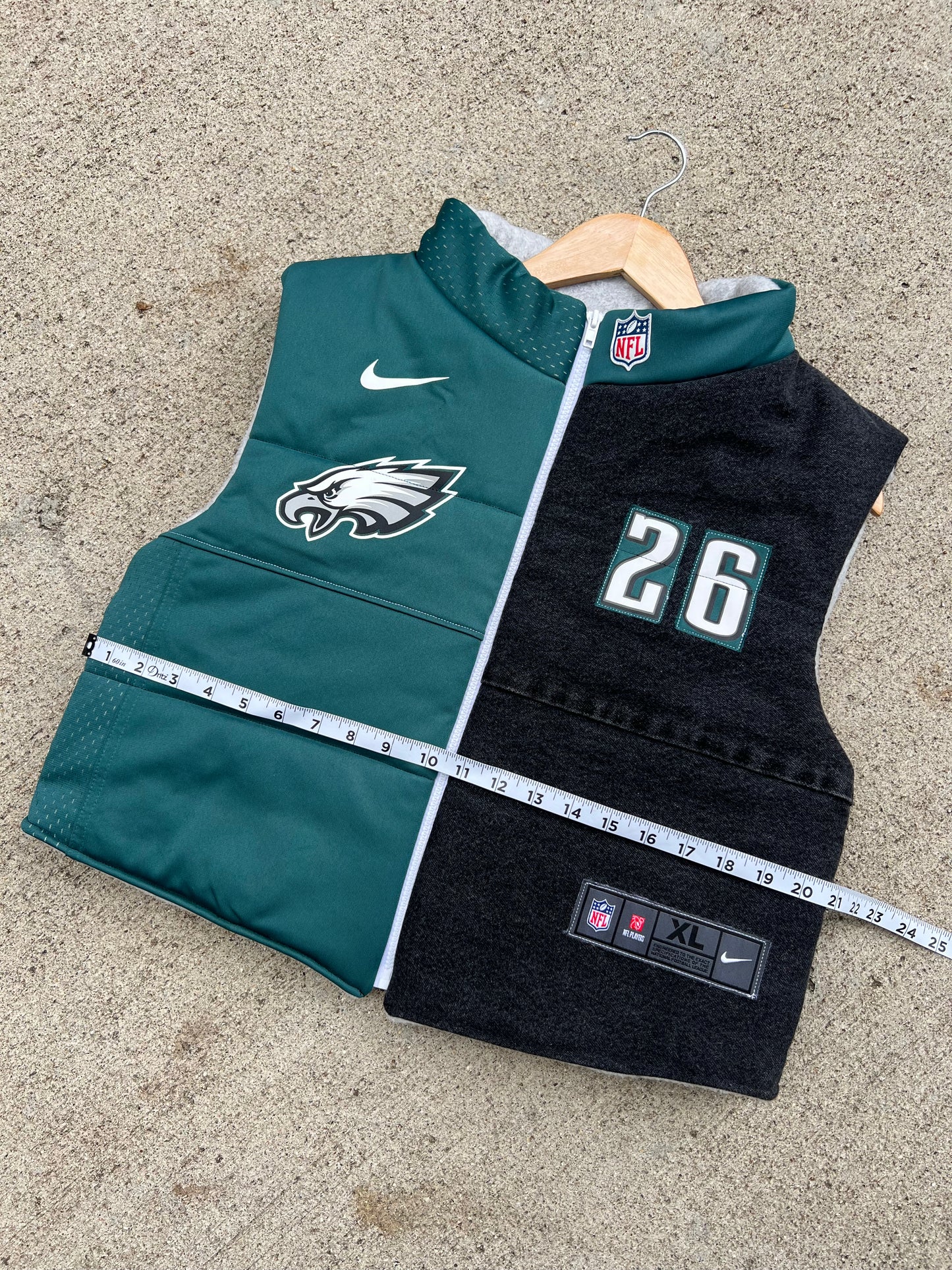 Eagles Barkley Cropped Vest - XL