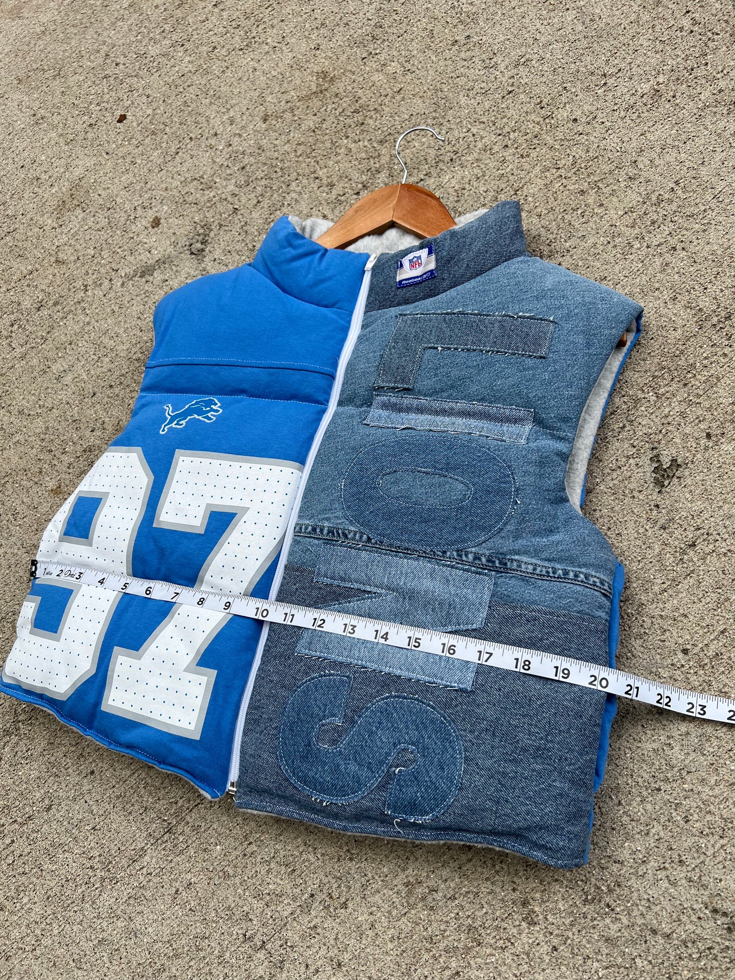 Lions #97 Cropped Vest - M