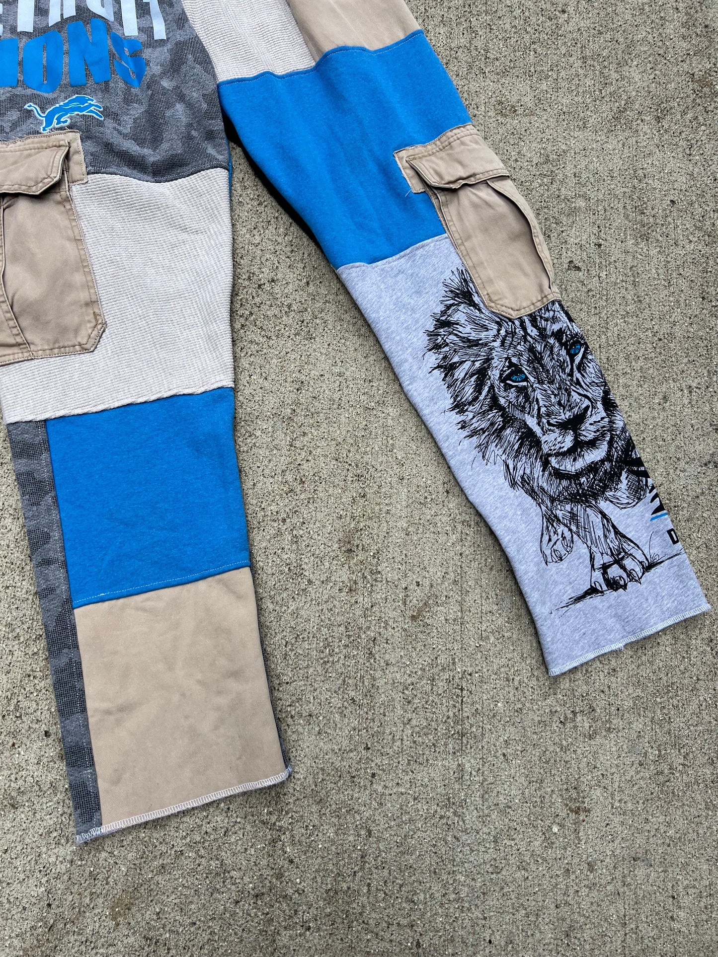Lions Cargo Pants - M