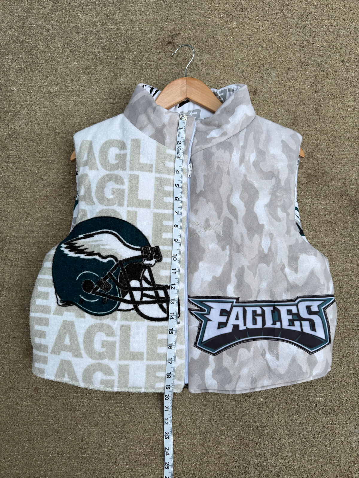 Philly Eagles Puffer Vest - L