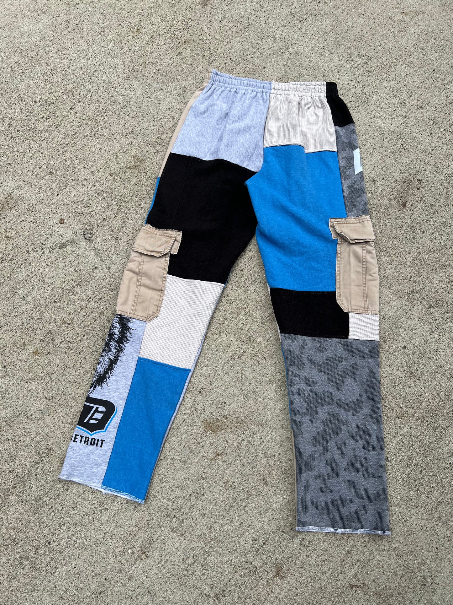 Lions Cargo Pants - M