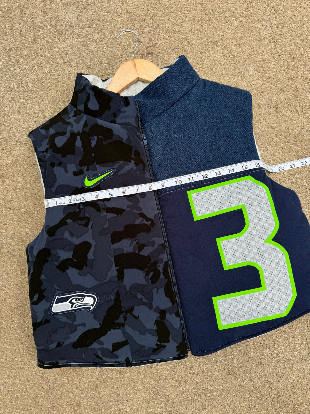 Seattle Seahawks Puffer Vest - XL