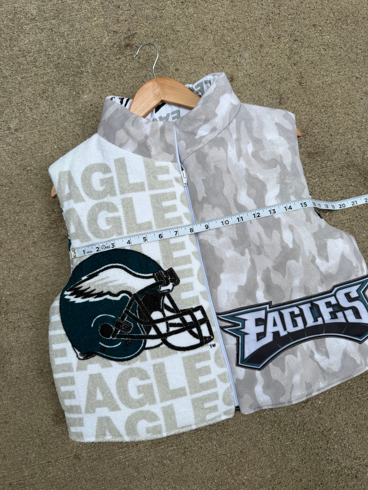 Philly Eagles Puffer Vest - L
