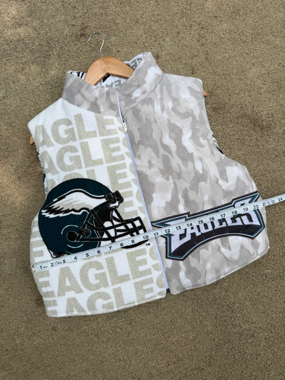 Philly Eagles Puffer Vest - L