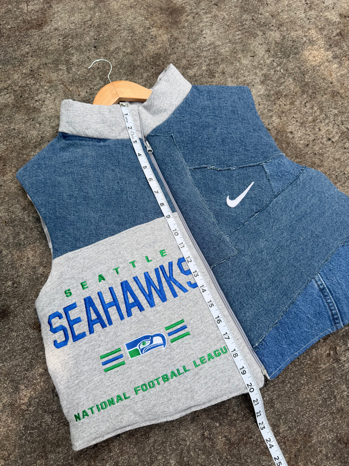 Seattle Seahawks Puffer Vest - XL