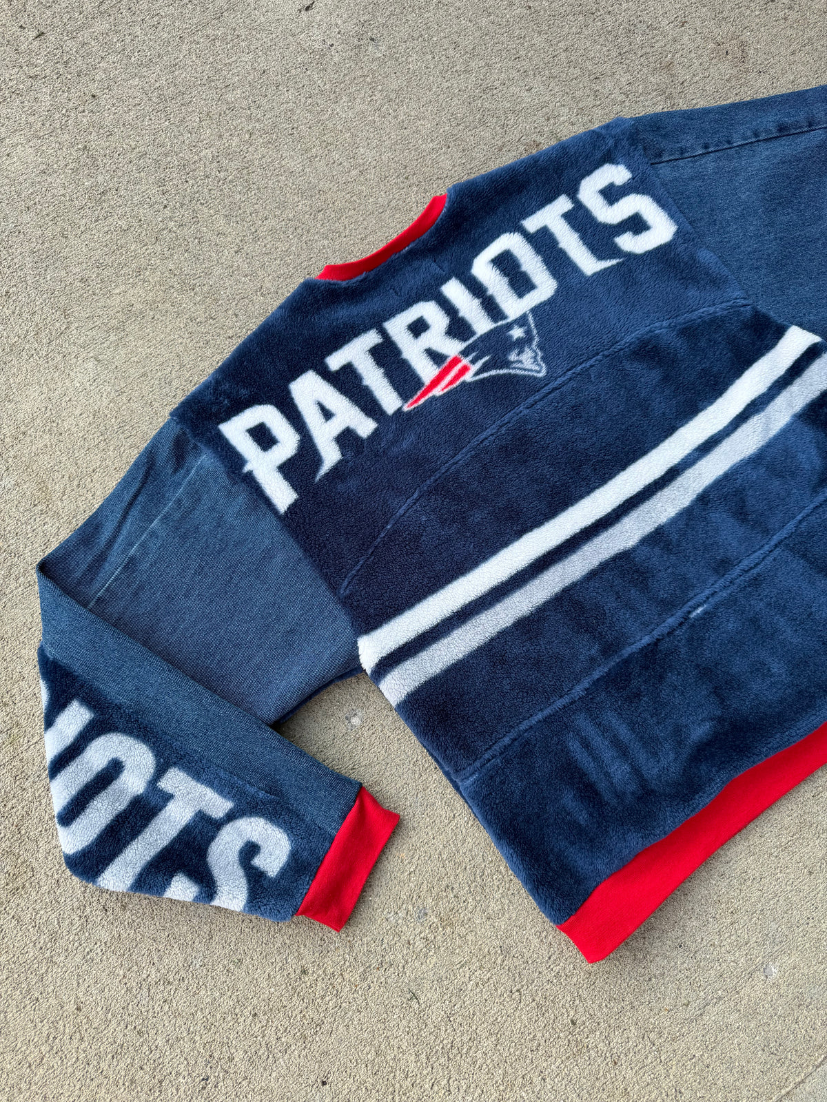 New England Patriots Blanket Crewneck - L