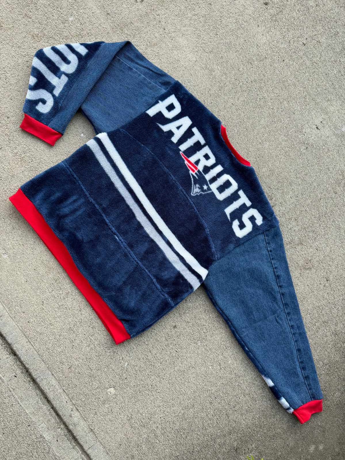 New England Patriots Blanket Crewneck - L