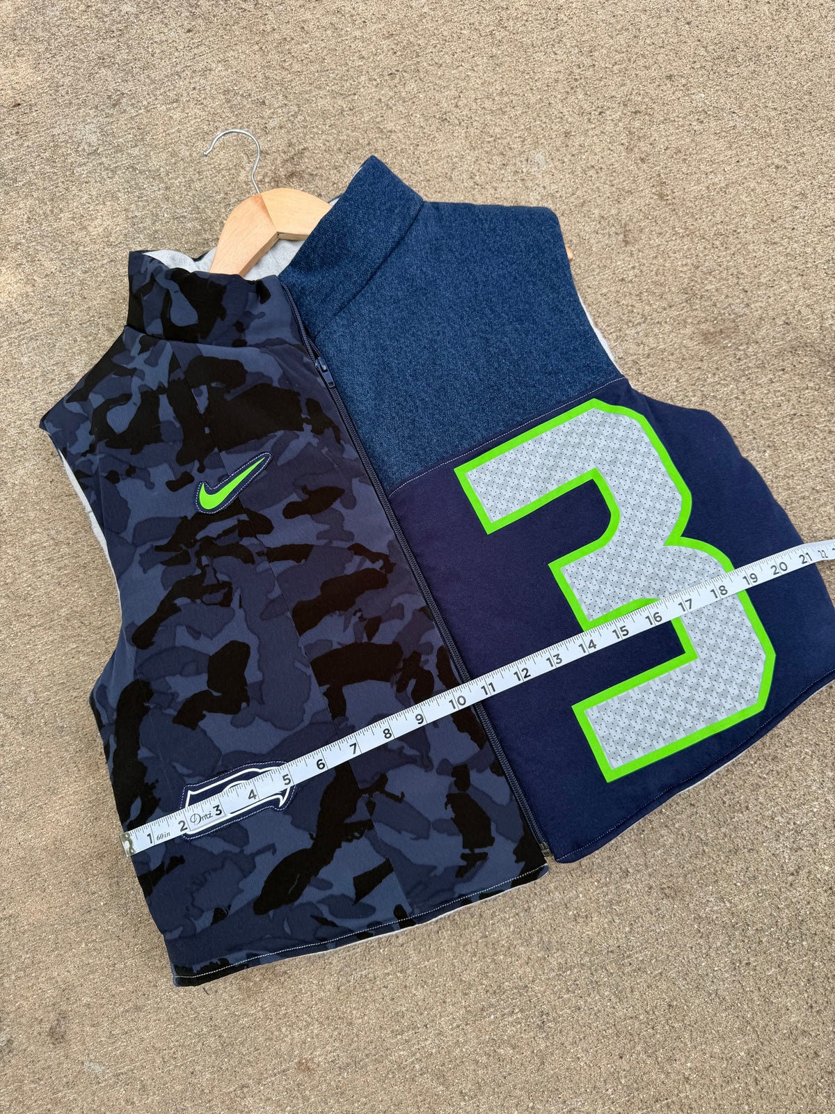 Seattle Seahawks Puffer Vest - XL