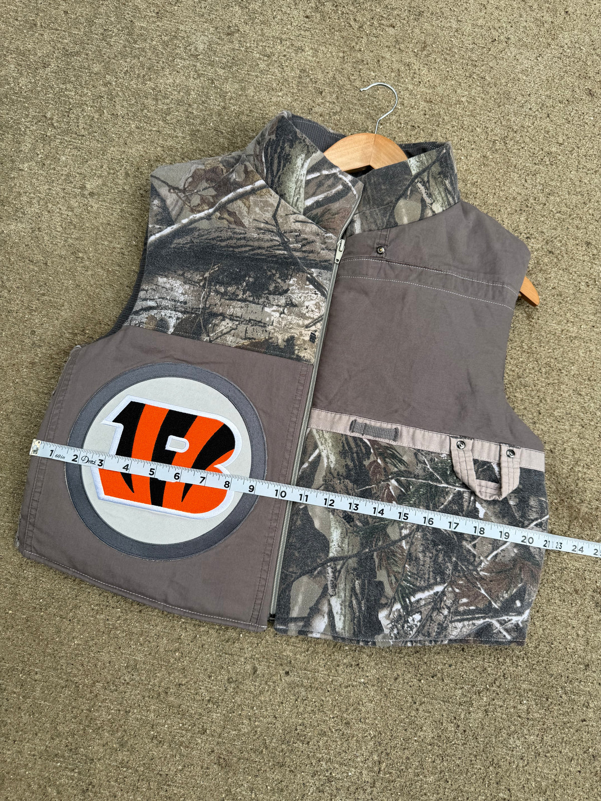 Cincinnati Bengals Puffer Vest - L