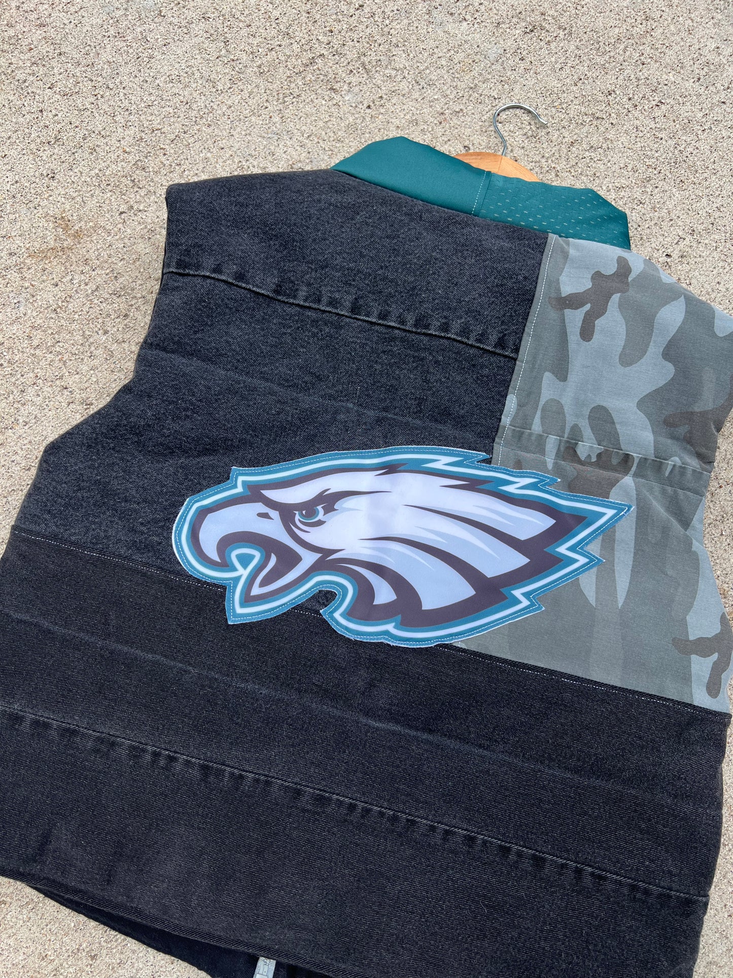 Eagles Barkley Full Length Vest - XL