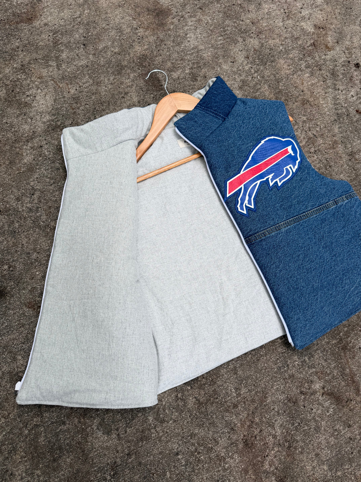 Buffalo Bills Puffer Vest - L