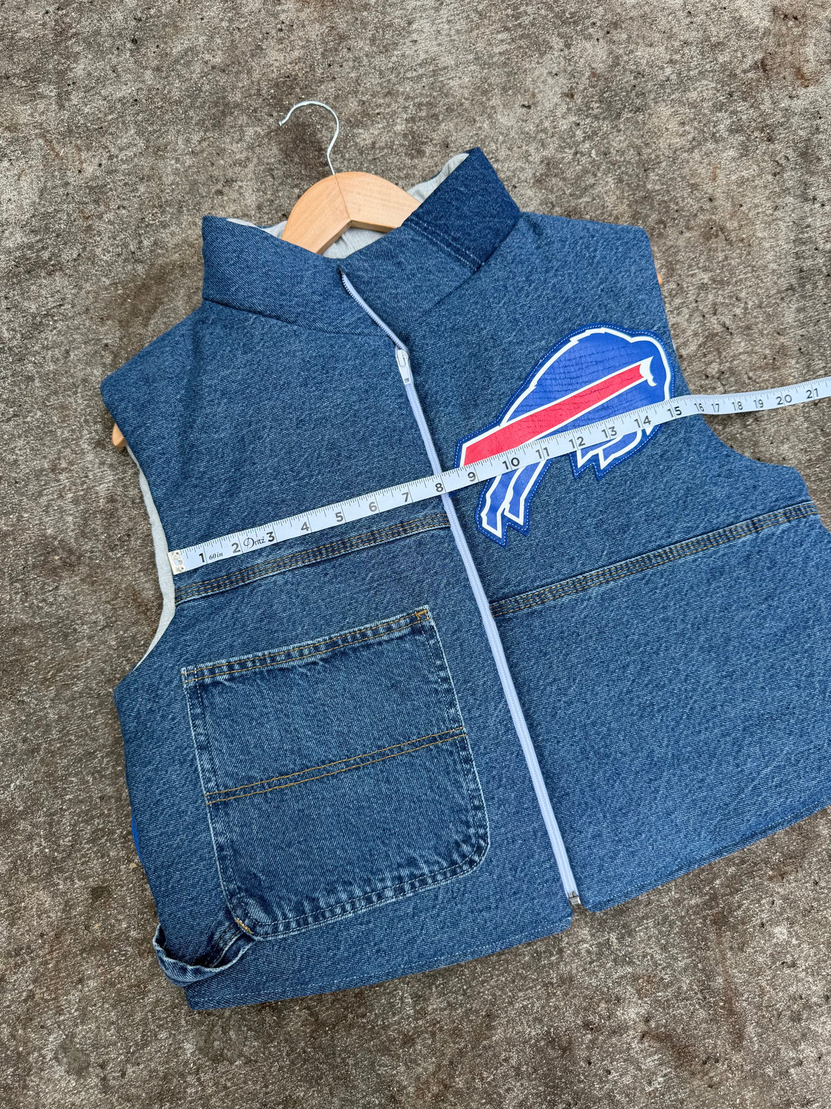Buffalo Bills Puffer Vest - L