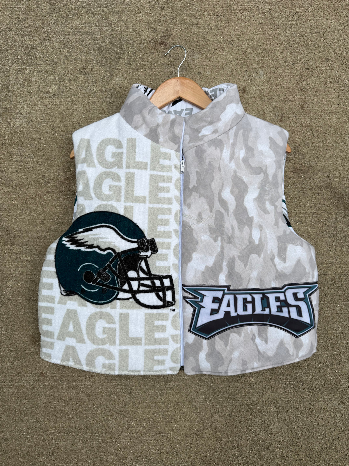 Philly Eagles Puffer Vest - L