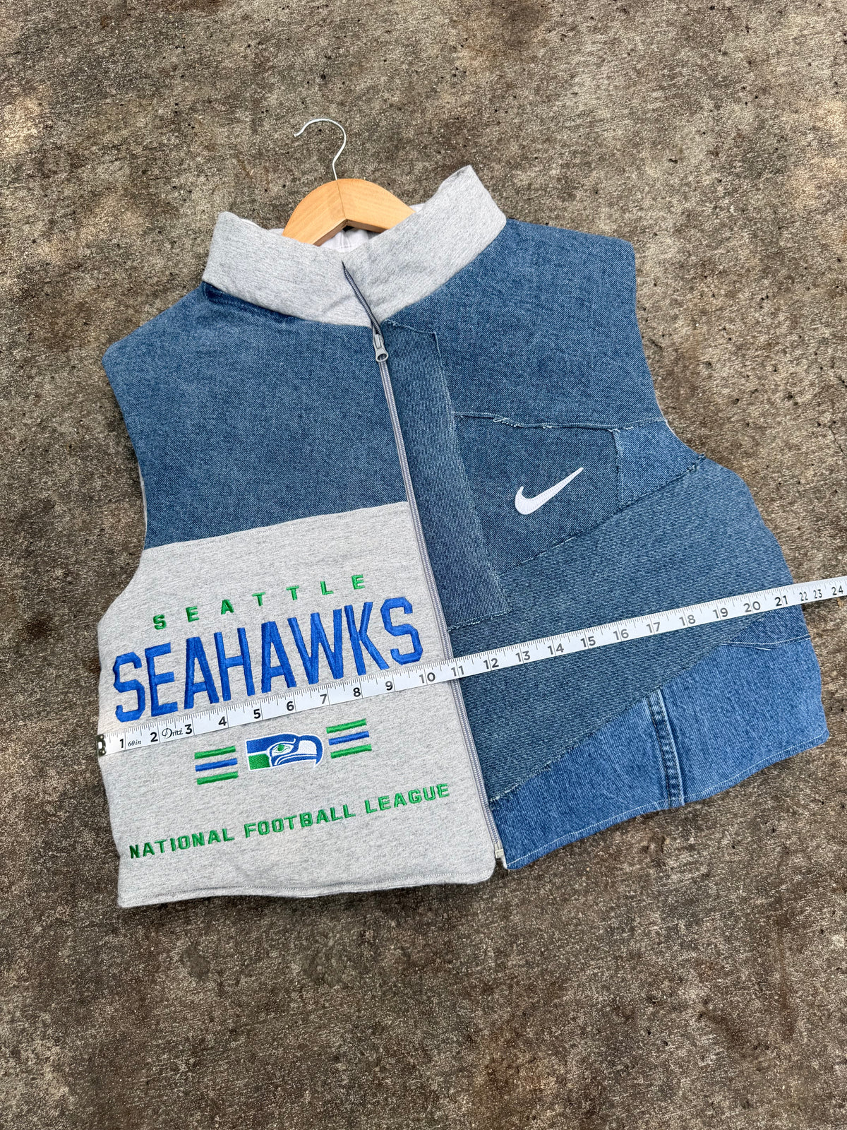 Seattle Seahawks Puffer Vest - XL