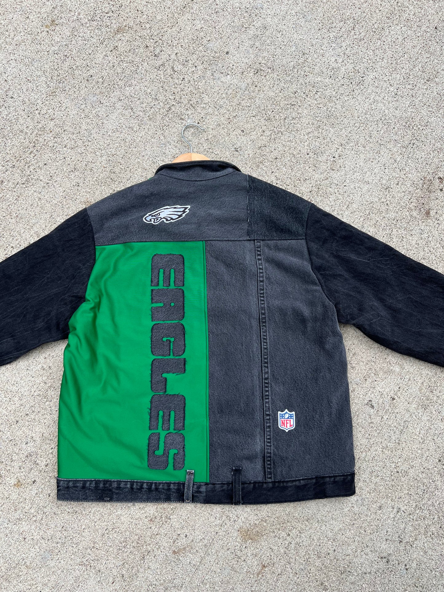 Eagles Kelly Green Denim Jacket - M