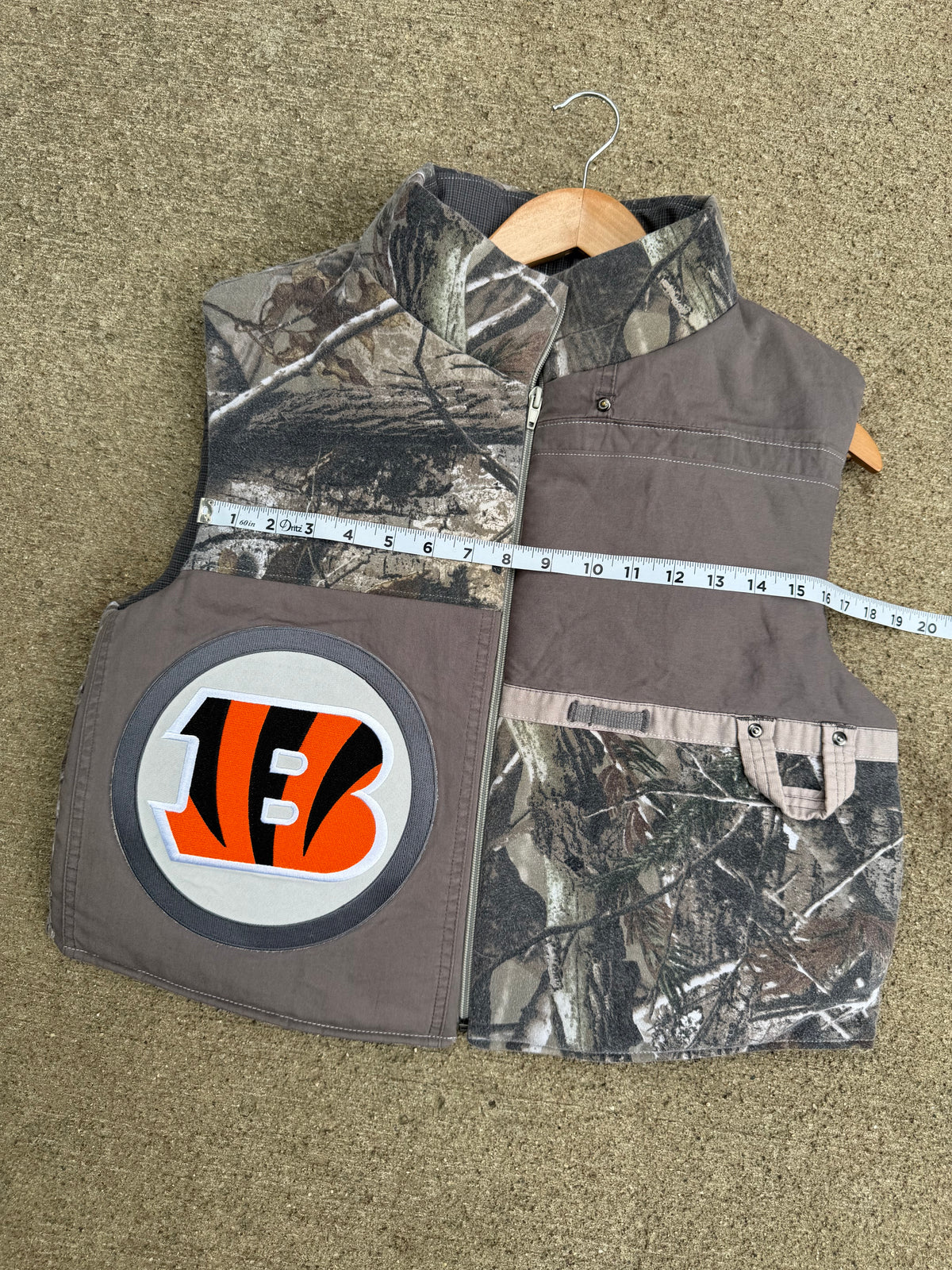 Cincinnati Bengals Puffer Vest - L