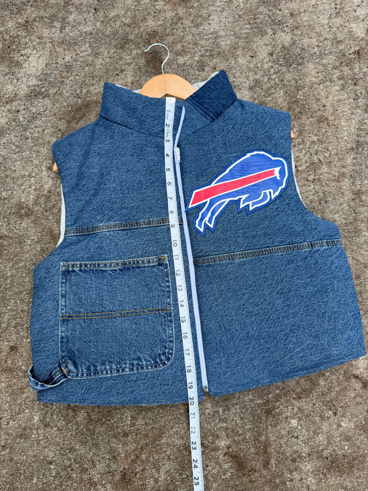 Buffalo Bills Puffer Vest - L
