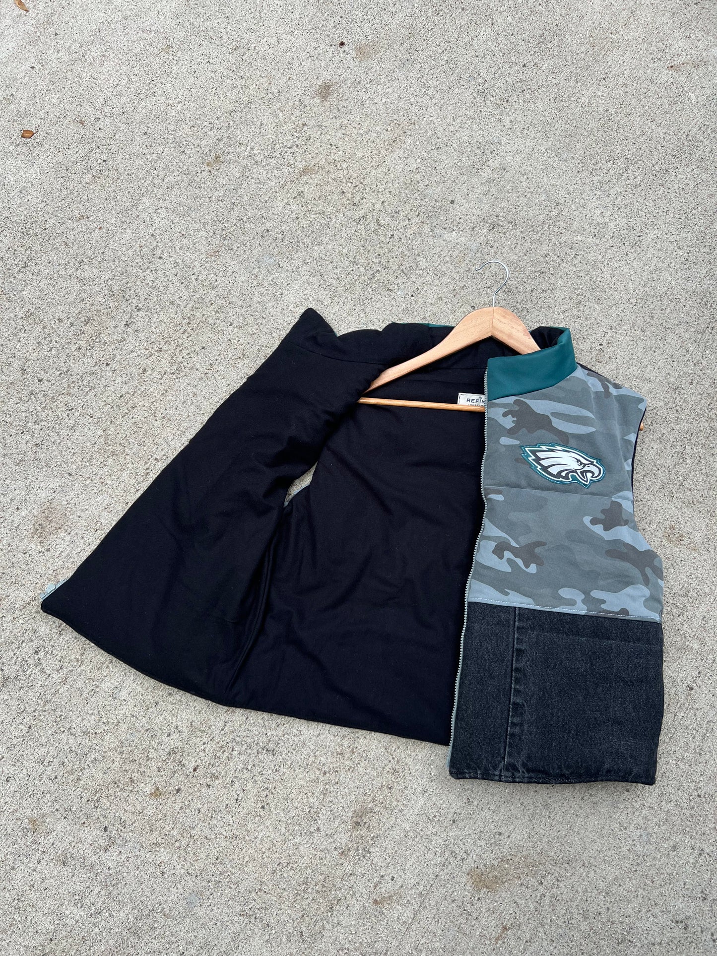 Eagles Barkley Full Length Vest - XL