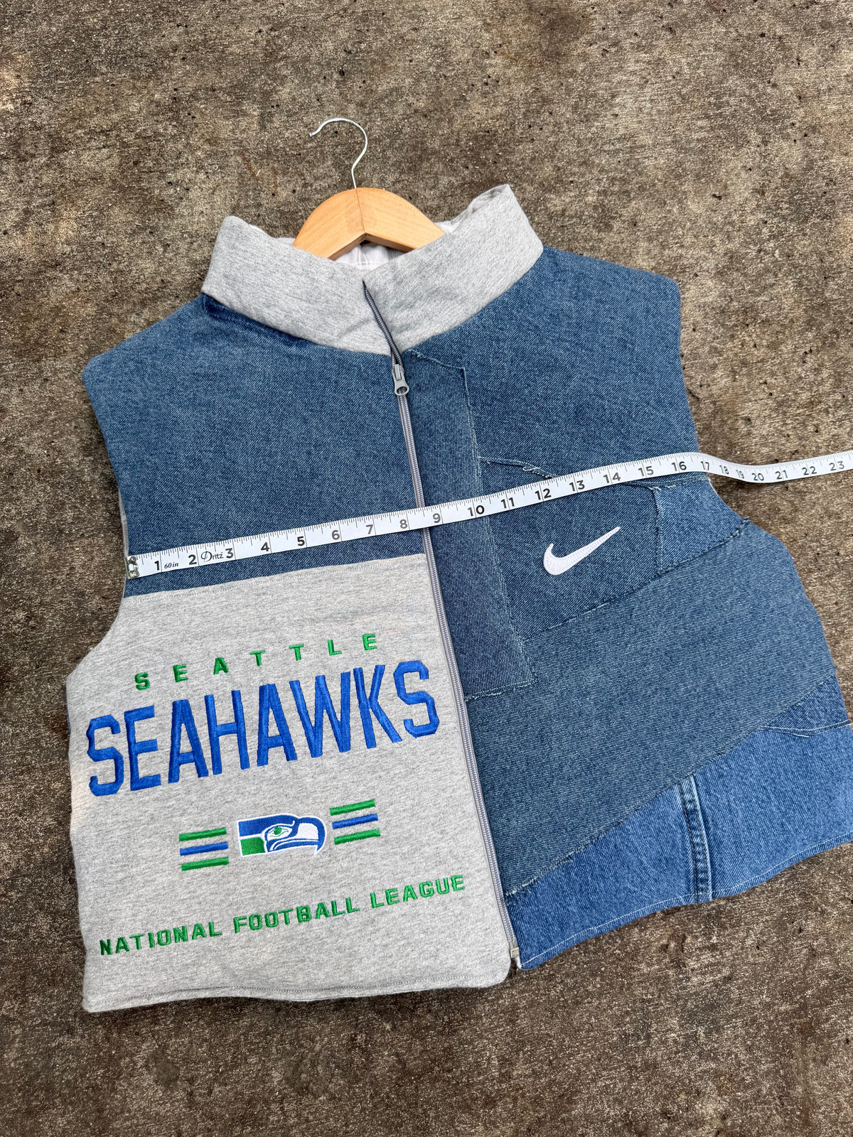 Seattle Seahawks Puffer Vest - XL