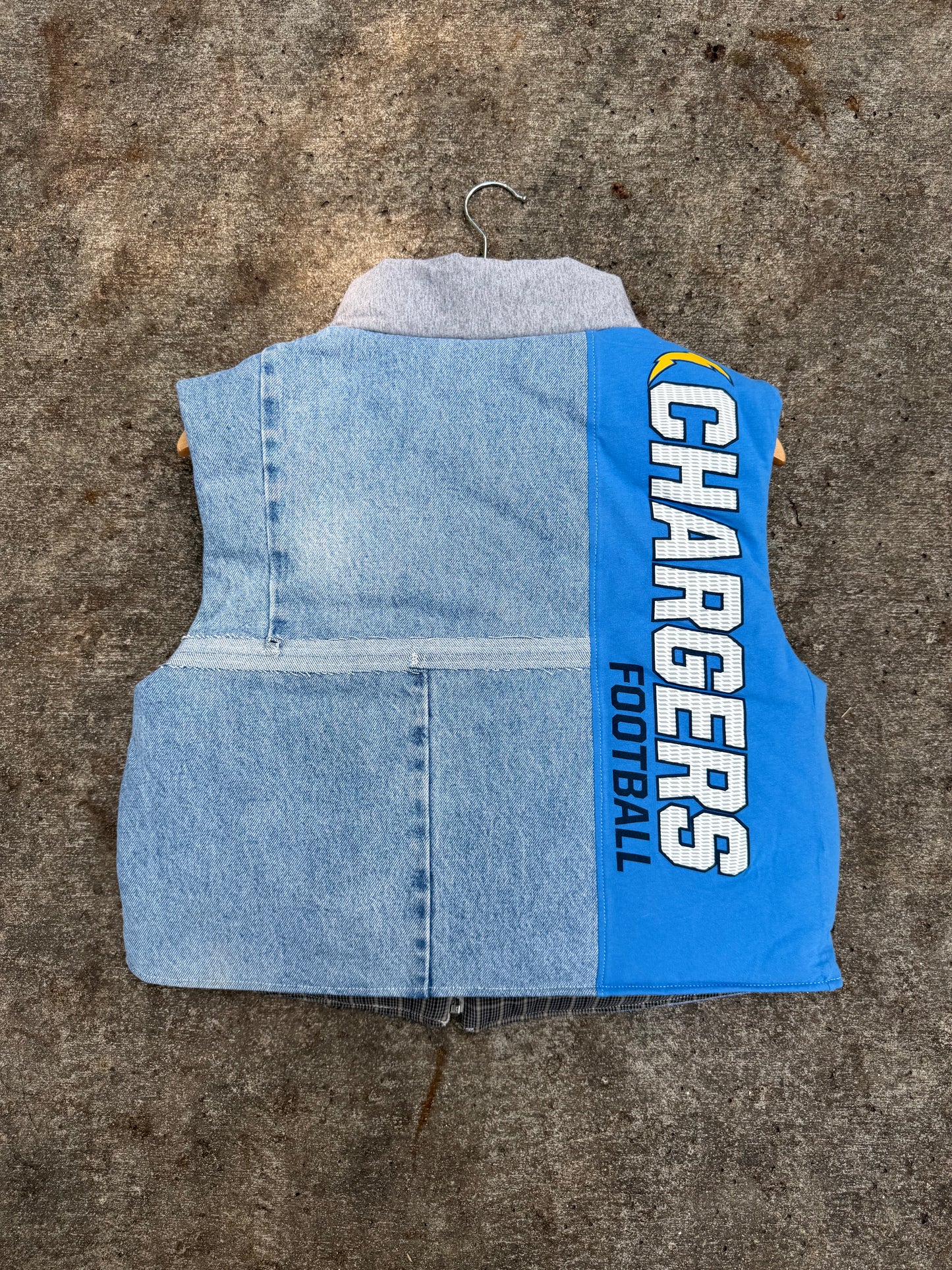LA Chargers Puffer Vest - M
